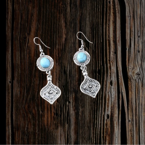 Turquoise Set Pendant Necklace & Earrings. Western,Retro,Vintage Jewelry Gifts - Picture 3 of 10